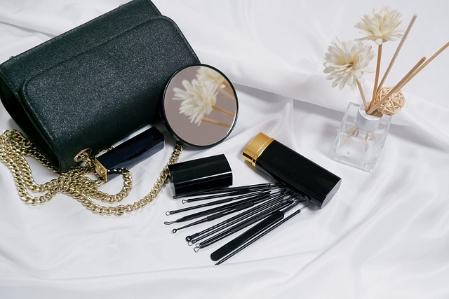 Sådan sammensætter du et enkelt makeup-kit med fokus på det nødvendige